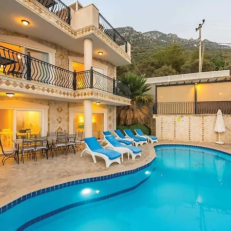 Sleeps 10 Air Con Wifi